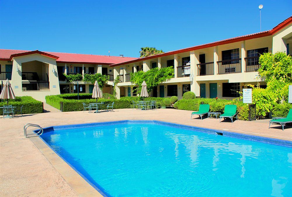 Quinta Dorada Hotel & Suites Салтильо Екстериор снимка